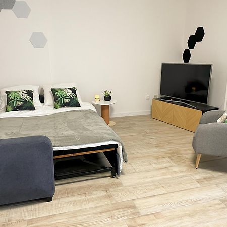Apartamento Au Coeur Des Arenes - Parking Prive Metz Exterior foto